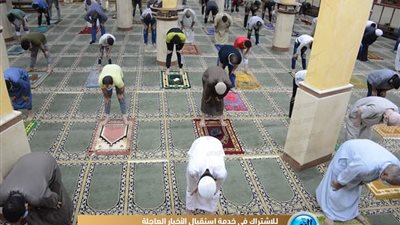 بعد عودة المساجد.. إقامة صلاة المغرب بالشيخ عبيد في عزبة النخل (صور) 