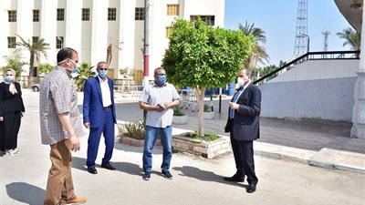 لإهمالهم الإجراءات الوقائية.. رئيس جامعة بني سويف يحيل موظفين للتحقيق