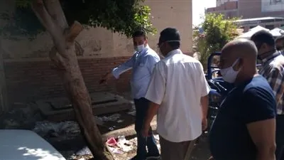 إحالة عدد من العاملين بإدارة كهرباء الفيوم للتحقيق (صور)