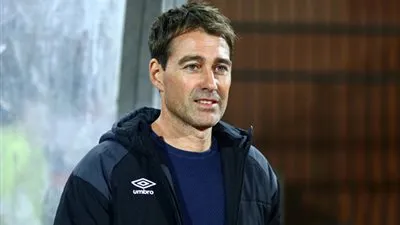 مدرب الأهلي يخضع لاختبارات كورونا عقب عودته من سويسرا