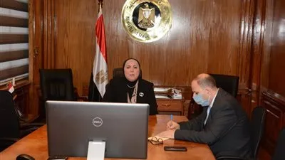 وزيرة الصناعة: وضع اللائحة التنفيذية لقانون تنمية المشروعات الصغيرة بمشاركة مجتمع الأعمال
