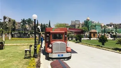 شاهد منطقة الكافيتريا والخدمات السياحية في قصر البارون وإجراءاتها الاحترازية