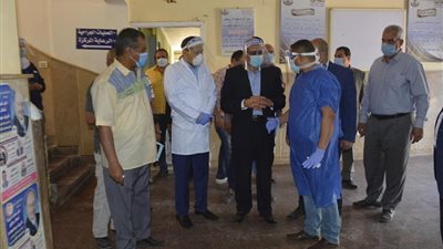 محافظ الجيزة يوجه بتوفير 5 أجهزة أشعة لتعويض نواقص المستشفيات