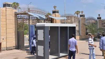 لجان خاصة وبوابات تعقيم.. أجواء أول أيام امتحانات الجامعات والمعاهد