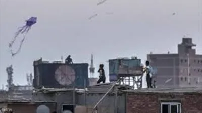 والد الطفل إسلام يروي تفاصيل سقوط ابنه أثناء اللعب بطائرة ورقية