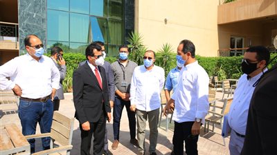 وزير الرياضة يتفقد الإجراءات الاحترازية بنادي وادى دجلة (صور)