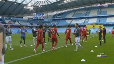 شاهد.. ممر شرفي من لاعبي مانشستر سيتي لأبطال الدوري الإنجليزي