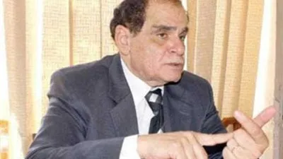 هل يجوز للضباط وأعضاء الهيئات القضائية الترشح لعضوية الشيوخ؟