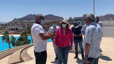 نائب وزير السياحة والآثار تتفقد عددا من المشروعات بشرم الشيخ 