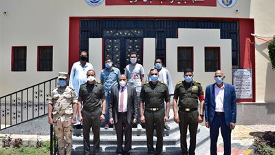 رئيس جامعة بني سويف يسلم شهادات الإعفاء من التجنيد للطلاب ذوي الإعاقة