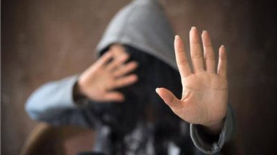 بالأدلة.. ضحايا التحرش يروون ذكرياتهم المؤلمة في الصغر