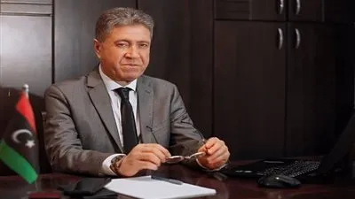 سياسي ليبي يكشف أهمية توقيت استهداف الوطية والخطط المقبلة للجيش الحر