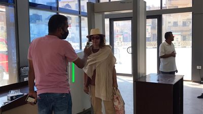 286 سائحًا من سويسرا وأوكرانيا يصلون شرم الشيخ