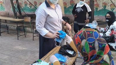 بالصور.. توافد طلاب الثانوية العامة على لجان الامتحان بالمحافظات