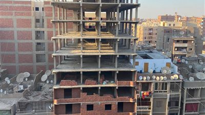 بدء إزالة أعلى عقار مخالف بحي عين شمس