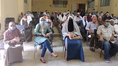 ندوة علمية بالفيوم عن تطوير زراعة وإنتاج النخيل (صور)