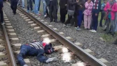 وفاة المعلم شهيد الواجب بعد سقوطه أسفل عجلات القطار بالمنيا