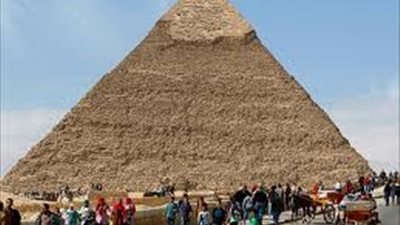 أستاذ آثار يعلق وجود سؤال عن هرم خوفو في الامتحانات الصينية