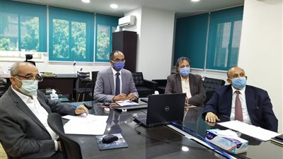 نائب وزير الإسكان يناقش مشروعات التعاون المشترك فى قطاع مياه الصرف