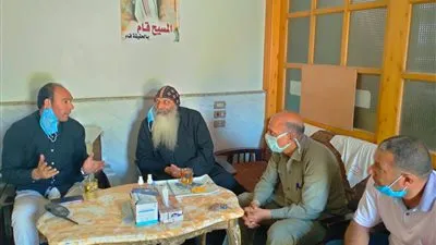رئيس مدينة أبشواي بالفيوم يتفقد كنيسة مارجرجس (صور)