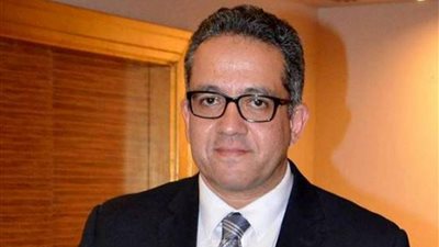 العناني: مغادرة أول دفعة من السياح دون إصابة واحدة بكورونا (فيديو)