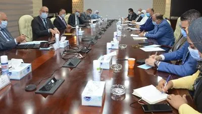 وزيرا الإسكان والتنمية المحلية يناقشون تعديل الاشتراطات التخطيطية والبنائية بثلاث محافظات