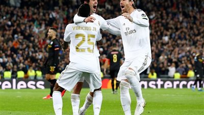 الضربات تتوالى.. ريال مدريد يُعلن إصابة نجم الملكي