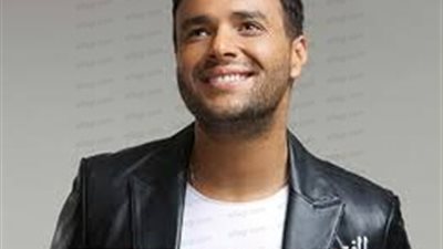 رامي صبري يشارك جمهوره بصورة أثناء استمتاعه بالأجواء الصيفية