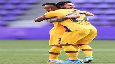 ميسي يواصل الإبداع ويعادل رقم تشافي التاريخي بالليجا