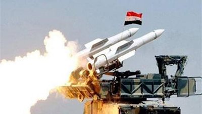 الدفاعات الجوية في قاعدة حميميم تتصدى لقذائف صاروخية