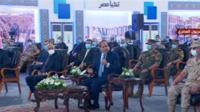 السيسي: من حق الدولة عدم ترخيص سيارة جديدة إلا بالغاز 