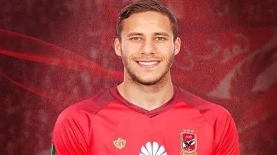 هيدرسفيلد يضع شروطه لبيع رمضان صبحي للأهلي