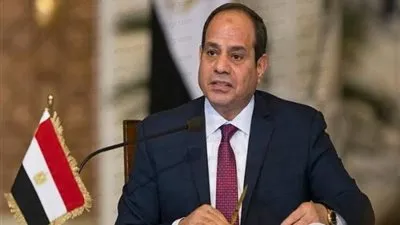 رسالة أبوية وهدية.. موقف إنساني للرئيس مع طفلة بحضانة الأسمرات