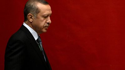 المتناقض.. أردوغان يغالط نفسه بشأن قرار آيا صوفيا (فيديو)