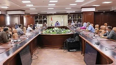 محافظ بني سويف يوجه بتسريع وتيرة الأعمال مشروع التحول الرقمي