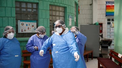 إصابة 890 بين الأطباء بكورونا في دائرة العاصمة البوليفية