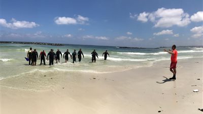 ارتفاع الأمواج تعطل مواصلة البحث عن أخر غريق في شاطئ النخيل