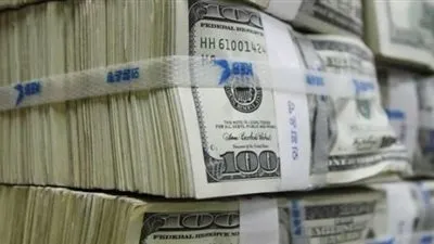 الدولار يرتفع اليوم الثلاثاء رغم تراجع أسواق الأسهم