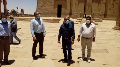 تفاصيل زيارة وزير السياحة والآثار لمعبد فيله (صور)