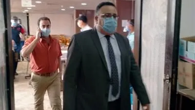 نائب جامعة الإسكندرية يتفقد امتحانات كلية الآداب