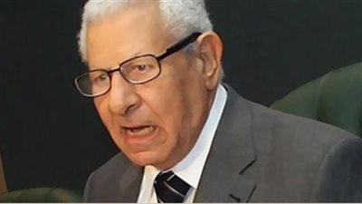 نجلة مكرم محمد أحمد تكشف تطورات حالته الصحية (فيديو)