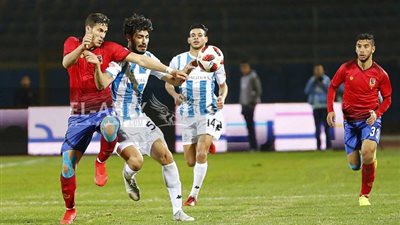 بيراميدز يقترب من خطف نجم الأهلي المطرود