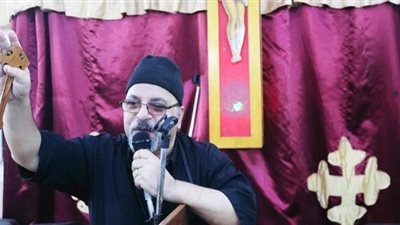 راعي الكنيسة الخمسينية بأسيوط يلقي عظته الأسبوعية 