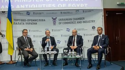 مائدة مستديرة بين مصر وأوكرانيا بحضور وزير السياحة والآثار