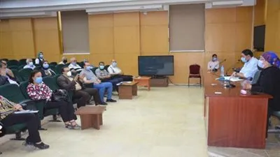 نائب محافظ بني سويف يجتمع بالجمعيات الأهلية لتفعيل وثيقة العمل الأهلي (صور)