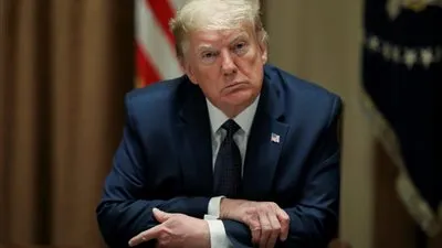 ترامب يصدر أمر بتنكيس أعلام الولايات المتحدة