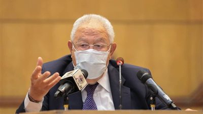 رجائي عطية يوجه رسالة للمحامين الجدد.. ويكشف عن وصية والده (صور) 