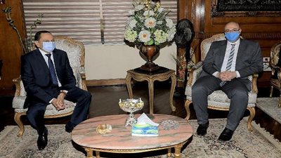 محافظ بني سويف لمدير الأمن السابق: بذلتم مجهودًا كبيرًا في أزمة كورونا