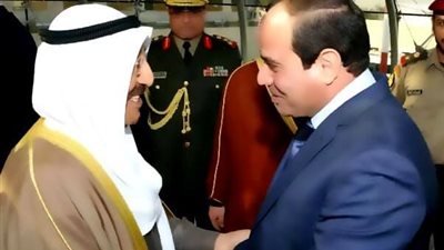 السيسي يطمئن على صحة أمير الكويت