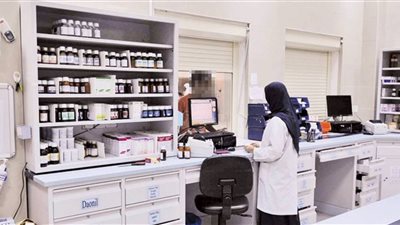 الإمارات.. 900 صيدلاني بـ 